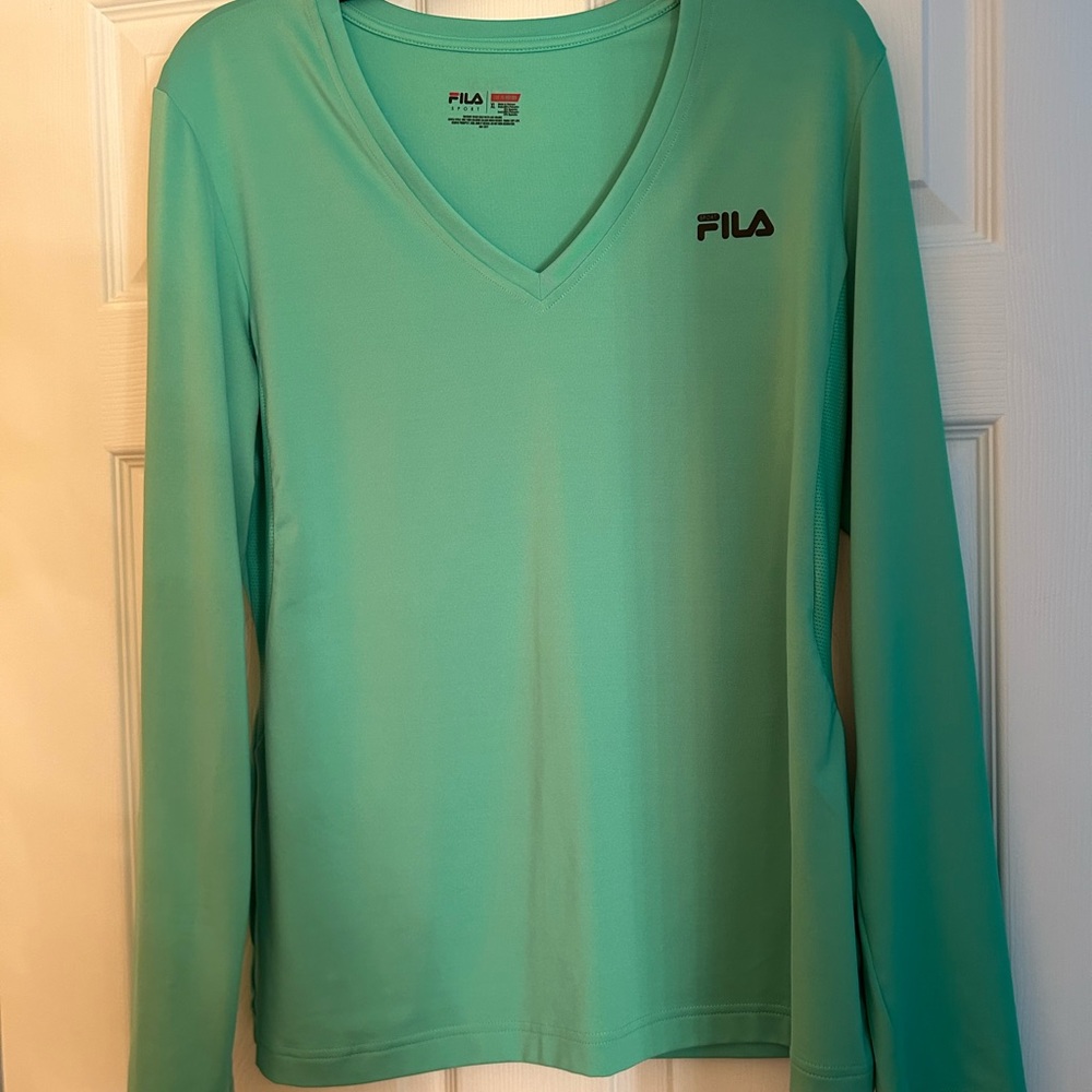 Fila work out top; worn once; excellent condition; Size XL